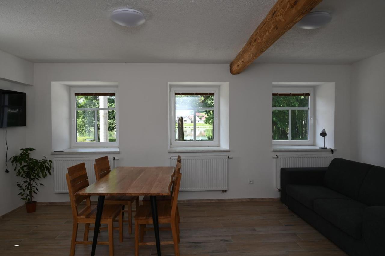 Penzion Mezi Radky Jindrichuv Hradec Exterior photo